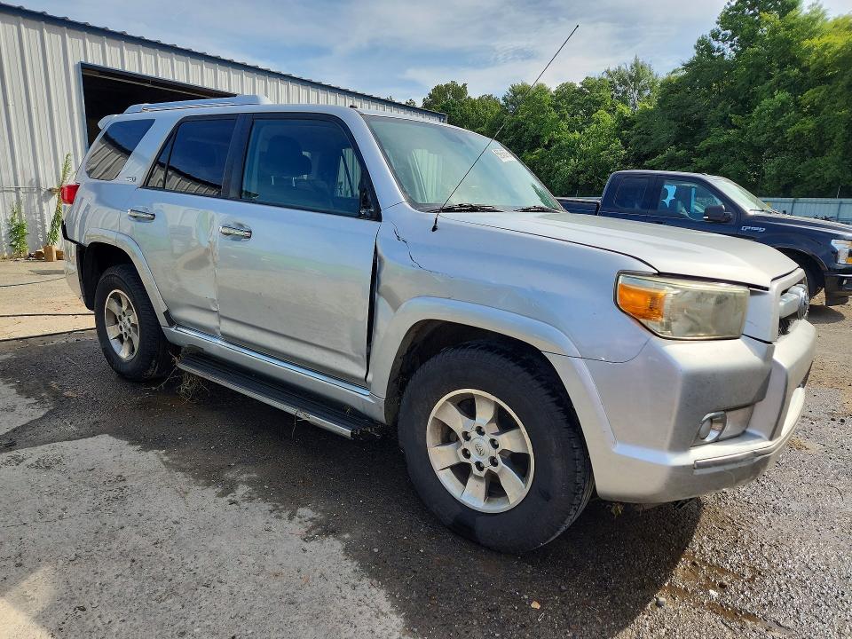 2010 Toyota 4runner VIN JTEZU5JR1A5012972 COPART salvage auction — REAR END, LA - CERT OF TITLE-SALVAGE, sold $6,700 on 2026-07-16 (photo 4)