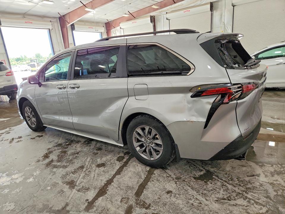2022 Toyota Sienna VIN 5TDKSKFC6NS069389 COPART salvage auction — REAR END, Wv - Salvage Certificate, sold $5,000 on 2026-07-27 (photo 2)