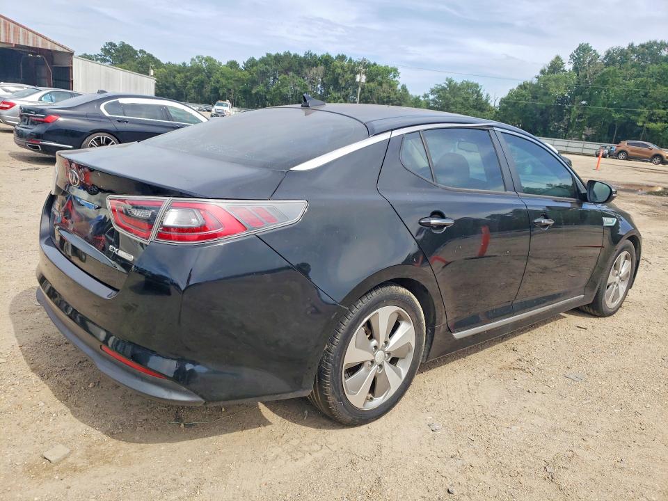 2016 Kia VIN KNAGN4AD6G5093898 COPART salvage auction — MINOR DENT/SCRATCHES, Mt - Certificate Of Title, sold $525 on 2026-07-31 (photo 3)