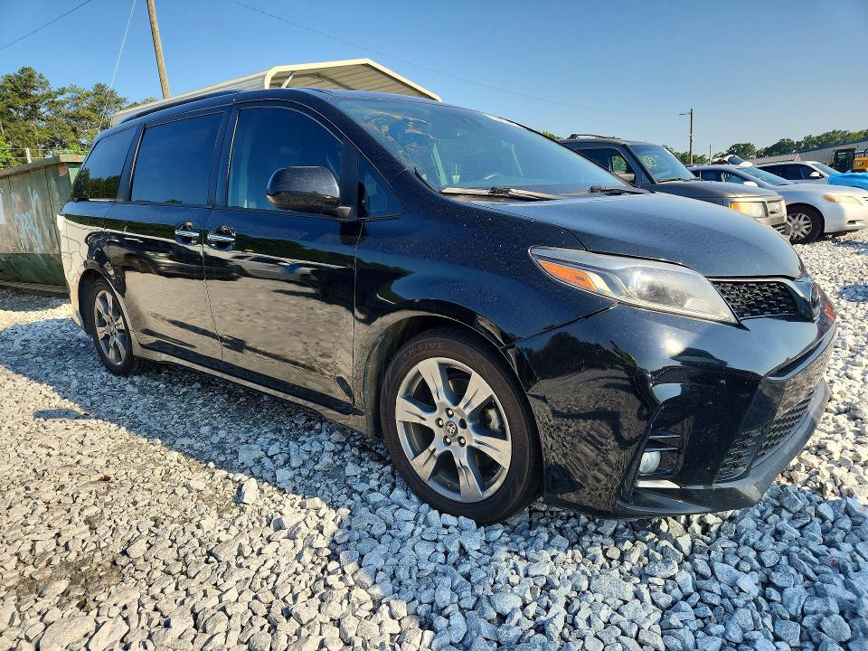 2018 Toyota Sienna VIN 5TDXZ3DC0JS955065 COPART salvage auction — MINOR DENT/SCRATCHES, Ga - Certificate Of Title (P), sold $10,400 on 2026-07-30 (photo 4)