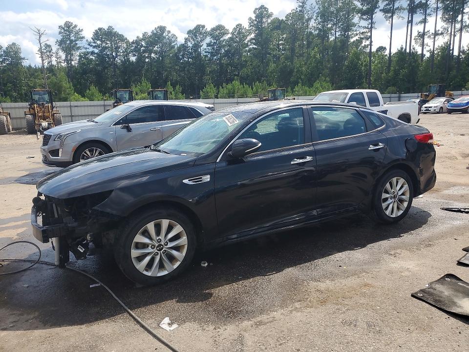 2017 Kia VIN 5XXGT4L32HG124820 COPART salvage auction — FRONT END, Sc - Cert Of Title-Salvage, sold $500 on 2026-07-27 (photo 1)