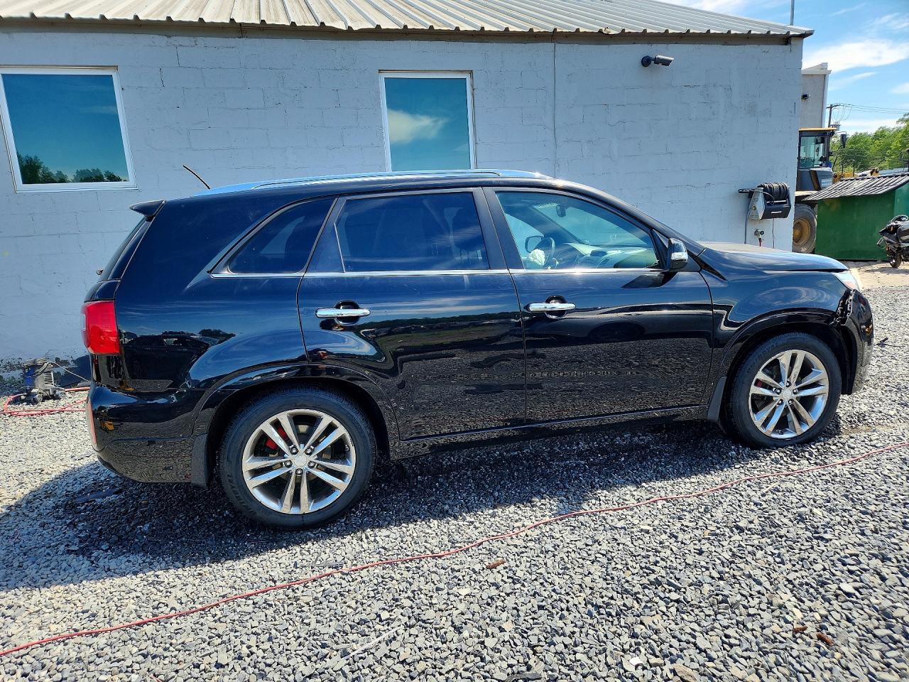 2014 Kia Sorento VIN 5XYKW4A76EG443961 COPART salvage auction — Front End, Sc - Salvage Title, sold $1,900 on 2026-07-10 (photo 3)