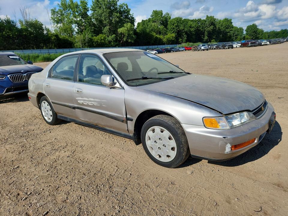 1997 Honda Accord VIN JHMCD5630VC019166 COPART salvage auction — ALL OVER, Mi - Dealer Only Clean Title, sold $375 on 2026-07-08 (photo 4)