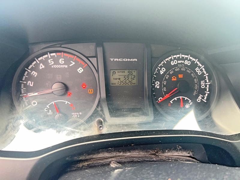 2017 Toyota Tacoma VIN 5TFRX5GN2HX098369 COPART salvage auction — MINOR DENT/SCRATCHES, Tx - Certificate Of Title (P), sold $7,600 on 2026-07-23 (photo 8)