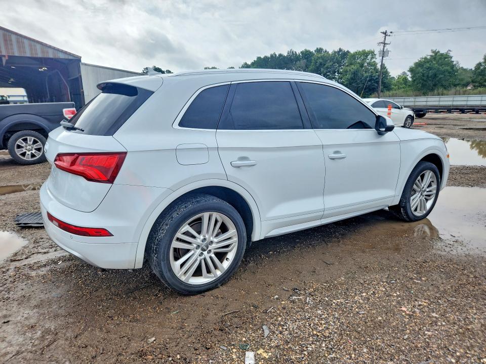 2020 Audi Q5 VIN WA1BNAFY7L2001663 COPART salvage auction — MINOR DENT/SCRATCHES, La - Certificate Of Title (P), sold $8,500 on 2026-07-27 (photo 3)