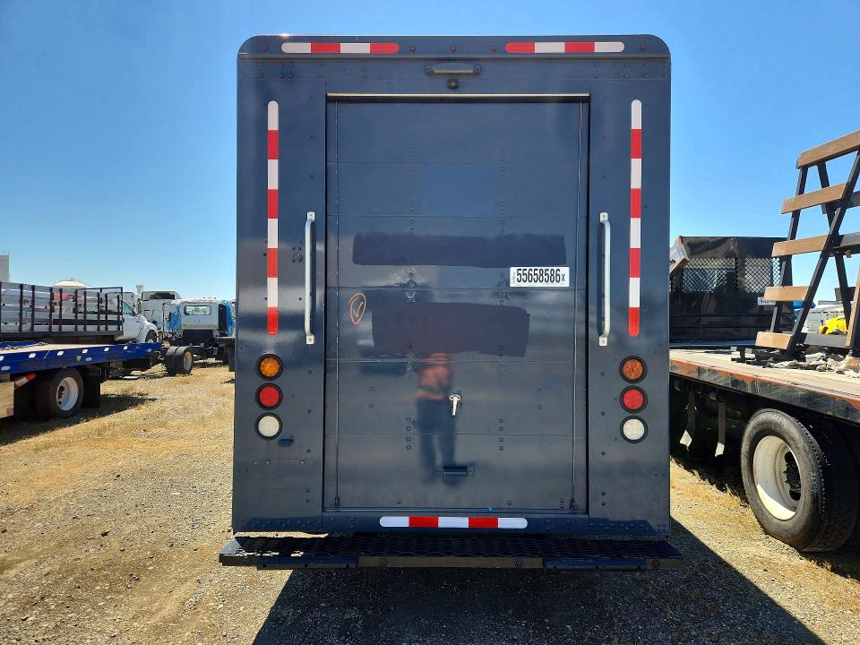 2021 Freightliner Chassis VIN 4UZAC2GA4MCMM9252 COPART salvage auction — MINOR DENT/SCRATCHES, CA - DIS/DLR/EXP ONLY CLEAN TITLE, sold $26,500 on 2026-07-28 (photo 6)