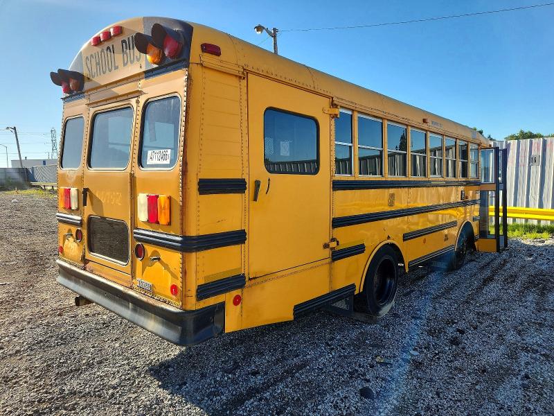 2010 Thomas Saf-t-liner hdx VIN 1T88H4E27A1121633 COPART salvage auction — NORMAL WEAR, WI - CERTIFICATE OF TITLE, sold $2,000 on 2026-09-28 (photo 4)
