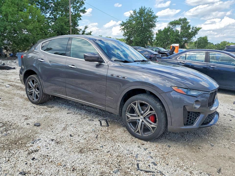 2019 Maserati VIN ZN661XUS1KX318620 COPART salvage auction — MINOR DENT/SCRATCHES, Md - Certificate Of Title (P), sold $8,500 on 2026-07-09 (photo 4)