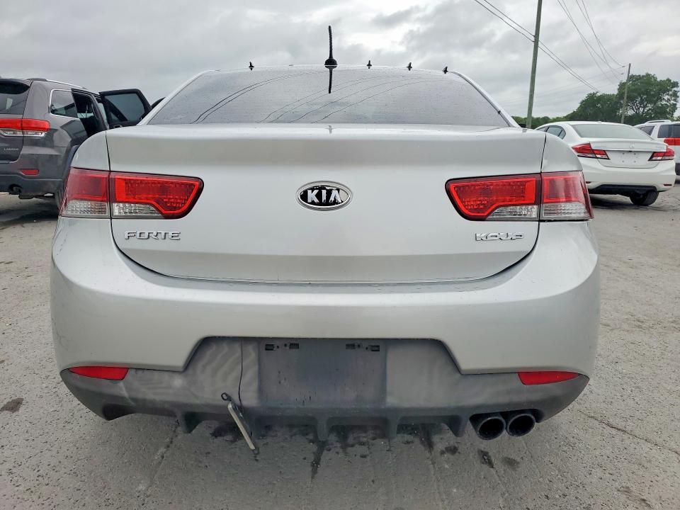 2010 Kia Forte VIN KNAFU6A21A5122062 COPART salvage auction — FRONT END, Tn - Salvage Certificate, sold $250 on 2026-07-06 (photo 6)