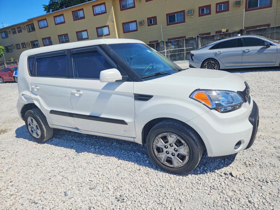 2011 Kia Soul VIN KNDJT2A18B7307344 COPART salvage auction — FRONT END, FL - CERT OF TITLE SLVG REBUILDABLE, sold $400 on 2026-07-07 (photo 4)