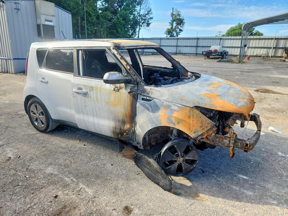 2016 Kia Soul VIN KNDJN2A20G7285267 COPART salvage auction — BURN, Fl - Certificate Of Destruction, sold $10 on 2026-07-06 (photo 4)