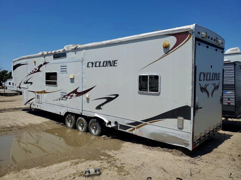 2000 Heartland big horn VIN 5SFGF40328E007543 COPART salvage auction — ROOF, FL - CERT OF TITLE SLVG REBUILDABLE, sold $2,950 on 2026-09-24 (photo 3)