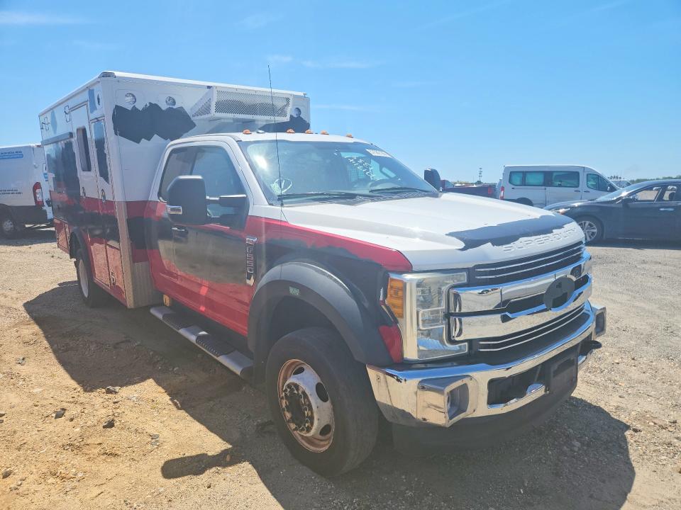 2017 Ford F-550 super duty VIN 1FD0X5HT2HED81058 COPART salvage auction — MINOR DENT/SCRATCHES, Ny - Certificate Of Title, sold $7,300 on 2026-07-29 (photo 4)