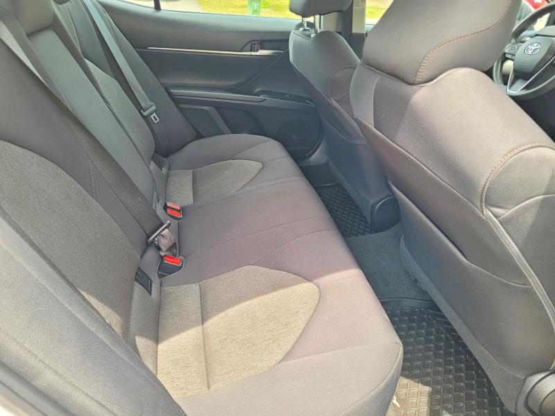 2020 Toyota Camry VIN 4T1C11AK8LU926137 COPART salvage auction — MINOR DENT/SCRATCHES, Qc - Aucune Mention (P), sold $16,200 on 2026-07-03 (photo 6)