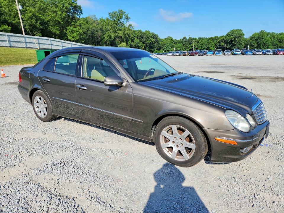 2008 Mercedes-benz E-klasse VIN WDBUF22X38B246898 COPART salvage auction — SIDE, Nc - Salvage Certificate Of Title, sold $2,250 on 2026-07-22 (photo 4)