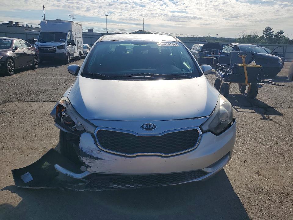 2014 Kia Forte VIN KNAFK4A64E5207304 COPART salvage auction — FRONT END, Pa - Certificate Of Salvage, sold $1,550 on 2026-07-10 (photo 5)
