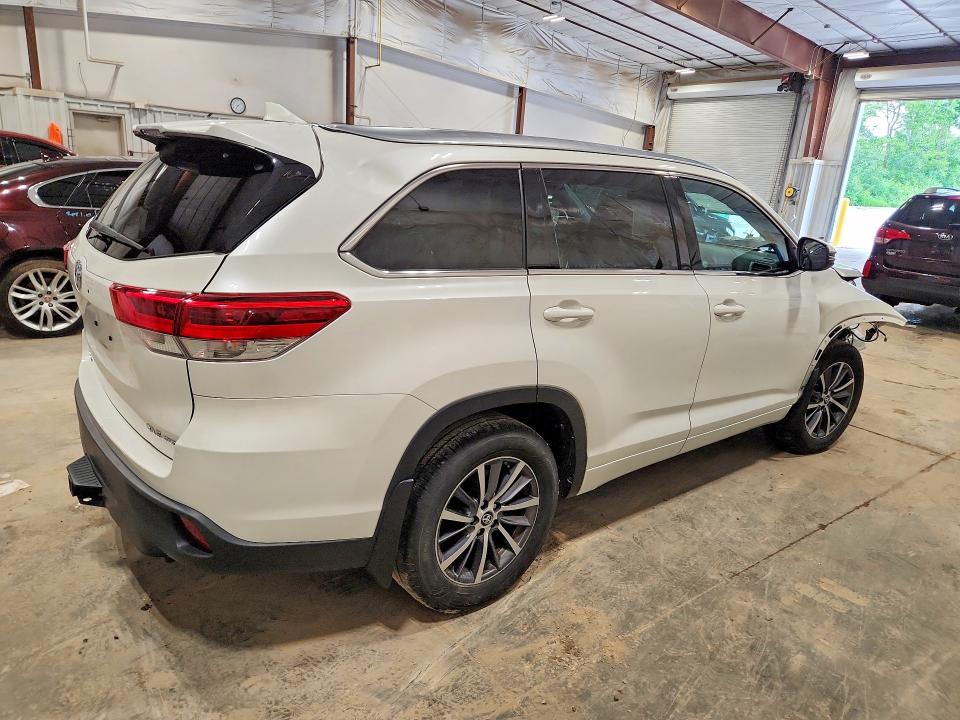 2017 Toyota VIN 5TDJZRFH2HS510189 COPART salvage auction — FRONT END, Wi - Certificate Of Title, sold $8,100 on 2026-07-08 (photo 3)