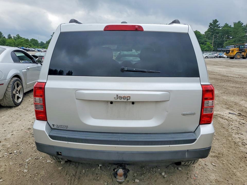2011 Jeep Patriot VIN 1J4NT1GB4BD103910 COPART salvage auction — MINOR DENT/SCRATCHES, Ma - Certificate Of Title, sold $400 on 2026-07-09 (photo 6)