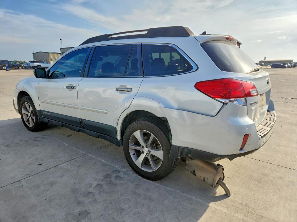 2014 Subaru Outback VIN 4S4BRCPC9E3258230 COPART salvage auction — REAR END, Tx - Salvage Vehicle Title, sold $2,800 on 2026-07-09 (photo 2)
