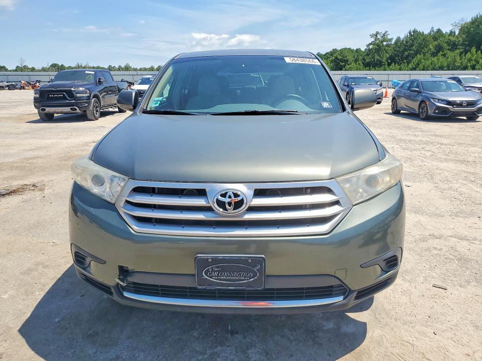 2013 Toyota VIN 5TDBK3EH0DS198536 COPART salvage auction — MINOR DENT/SCRATCHES, Pa - Cert Of Title, sold $2,650 on 2026-07-15 (photo 5)