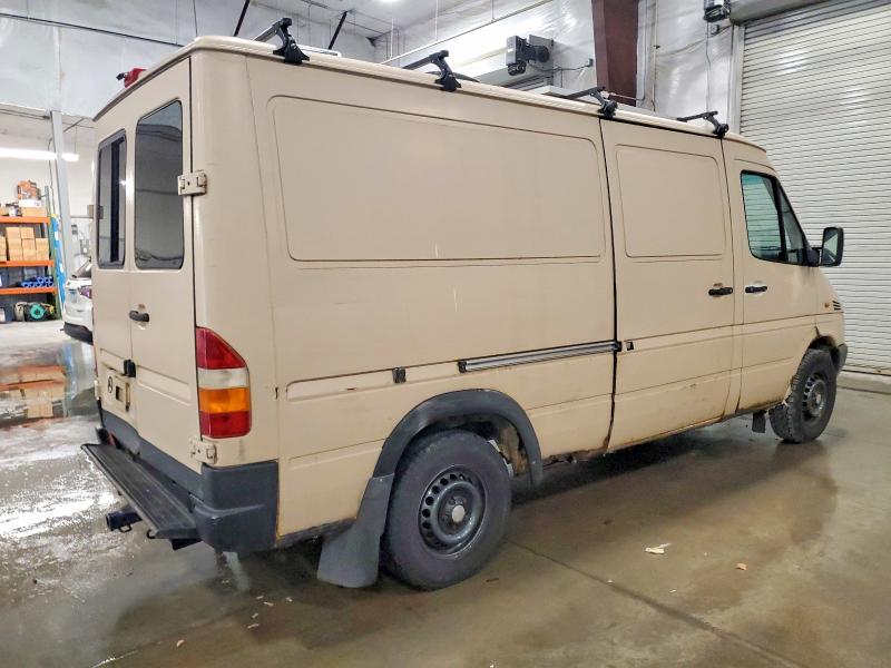 2003 Mercedes-benz Sprinter VIN WD2YD641135398418 COPART salvage auction — REAR END, Mn - Cert Of Title-Salvage, sold $35 on 2026-07-27 (photo 4)