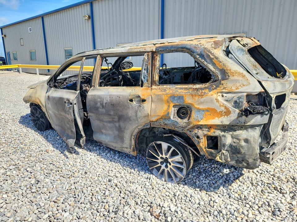 2019 Toyota Highlander VIN 5TDKZRFH1KS316006 COPART salvage auction — BURN, Tx - Nonrepairable Title, sold $875 on 2026-07-24 (photo 2)