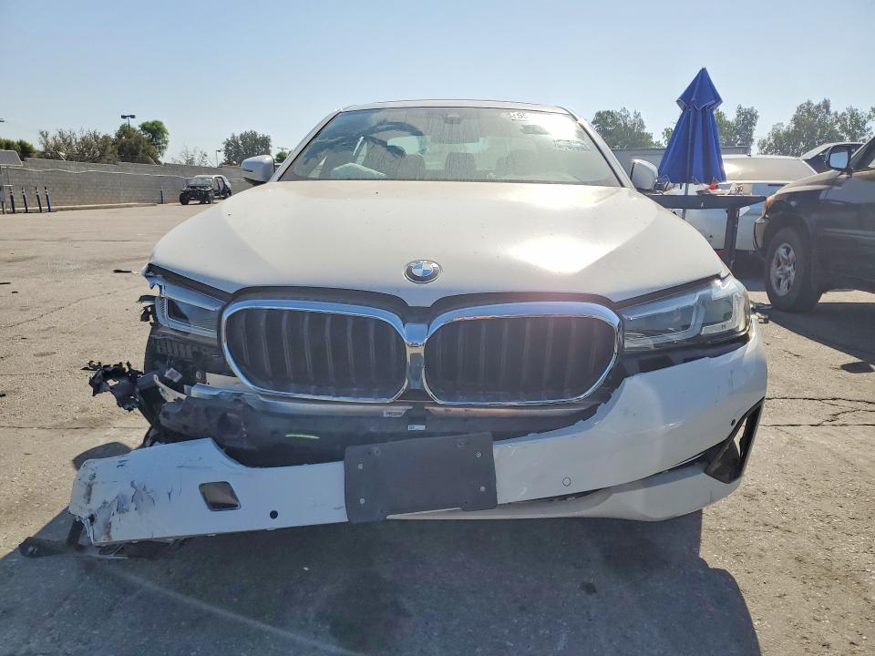 2021 BMW 5er VIN WBA13AG0XMCF03661 COPART salvage auction — FRONT END, Ca - Dis/Dlr/Exp Only Clean Title, sold $10,900 on 2026-07-27 (photo 5)