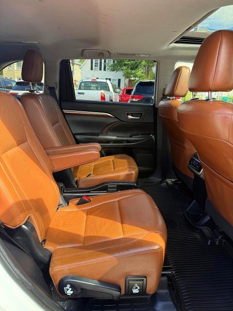2019 Toyota Highlander VIN 5TDDZRFH5KS996078 COPART salvage auction — MINOR DENT/SCRATCHES, Ny - Certificate Of Title (P), sold $16,700 on 2026-07-09 (photo 5)