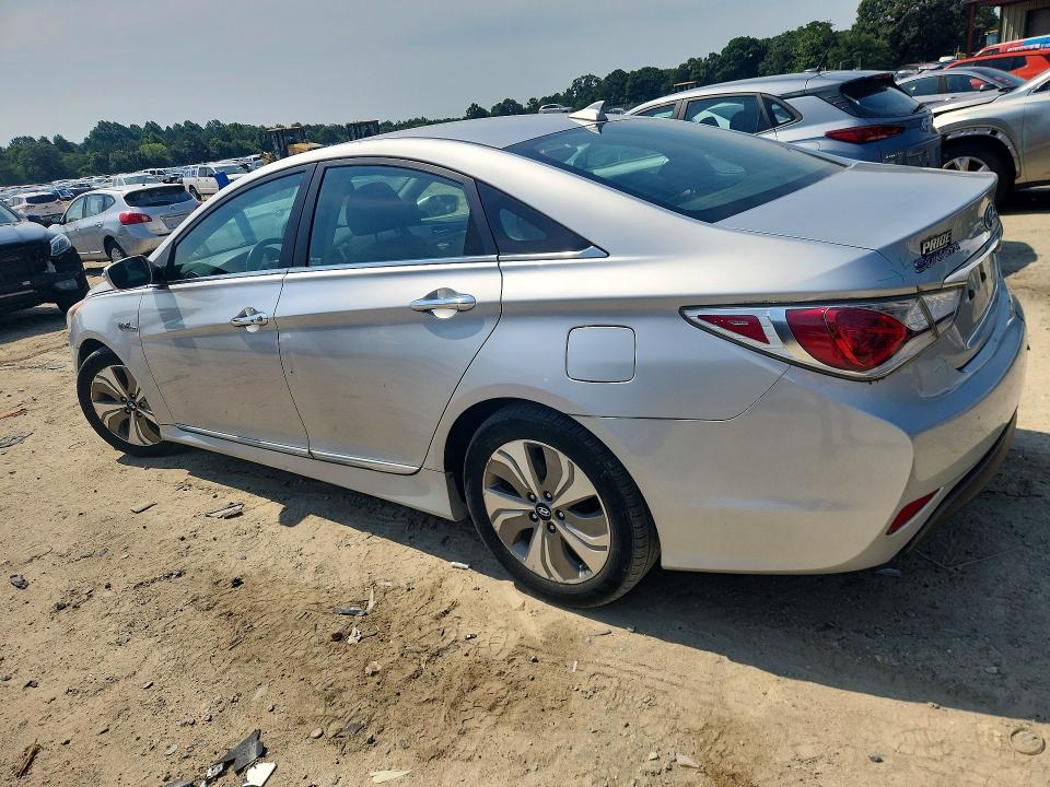 2013 Hyundai VIN KMHEC4A41DA099011 COPART salvage auction — REAR END, Md - Cert Of Salvage > 75% Damage, sold $600 on 2026-07-28 (photo 2)