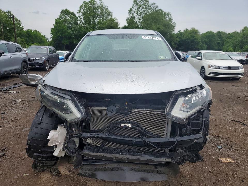 2017 Nissan Rogue VIN KNMAT2MV4HP562113 COPART salvage auction — FRONT END, Pa - Certificate Of Salvage, sold $1,200 on 2026-07-29 (photo 5)