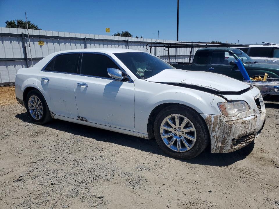 2013 Chrysler 300 VIN 2C3CCAET6DH510176 COPART salvage auction — FRONT END, CA - SALVAGE CERTIFICATE, sold $700 on 2026-07-09 (photo 4)
