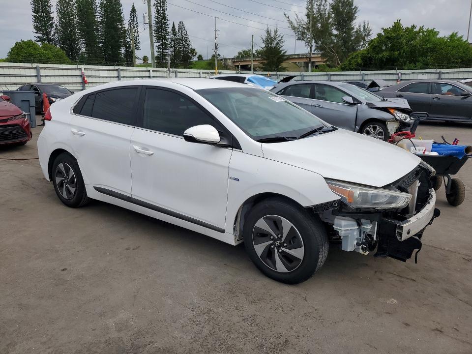 2017 Hyundai VIN KMHC75LC1HU028756 COPART salvage auction — WATER/FLOOD, Fl - Cert Of Title-Slvg Rebld Flood, sold $1,700 on 2026-07-27 (photo 4)
