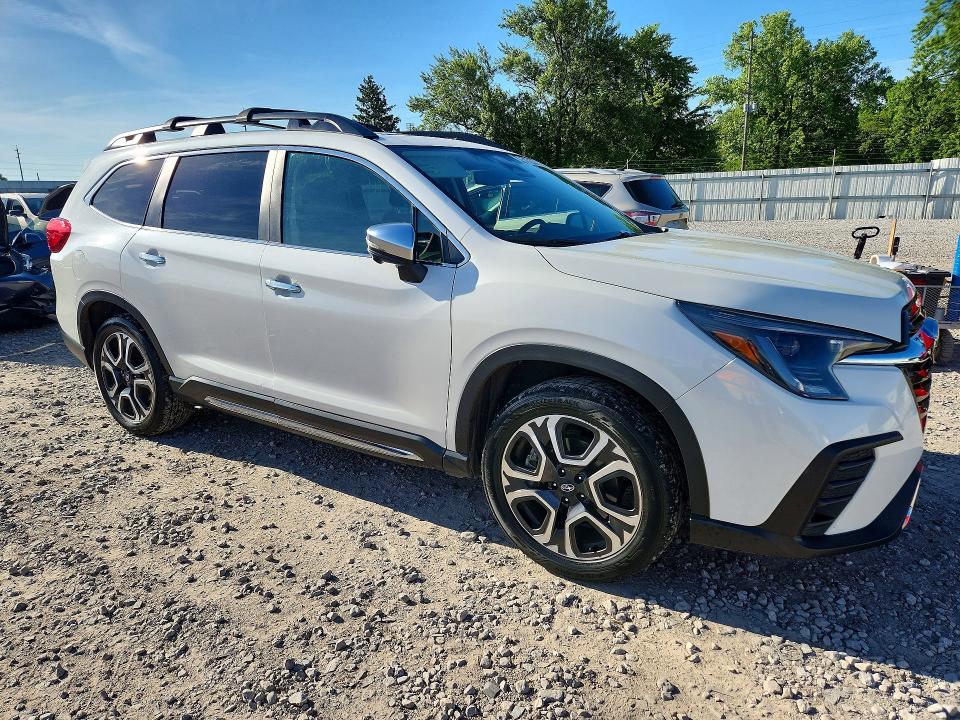 2023 Subaru Ascent VIN 4S4WMAWDXP3432484 COPART salvage auction — HAIL, OH - CERT OF TITLE-SALVAGE, sold $8,300 on 2026-07-28 (photo 4)