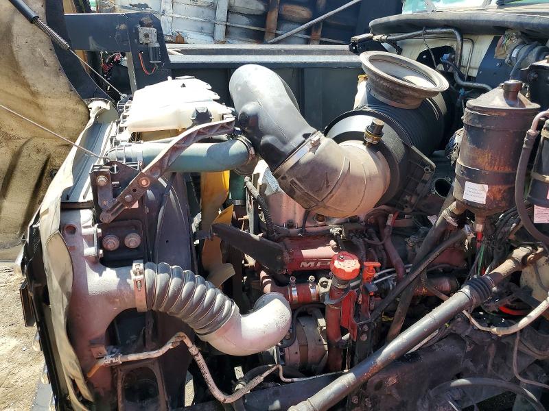 2013 Mack Gu813 VIN 1M2AX18C2DM021091 COPART salvage auction — ROLLOVER, FL - CERT OF TITLE SLVG REBUILDABLE, sold $8,800 on 2026-07-23 (photo 7)