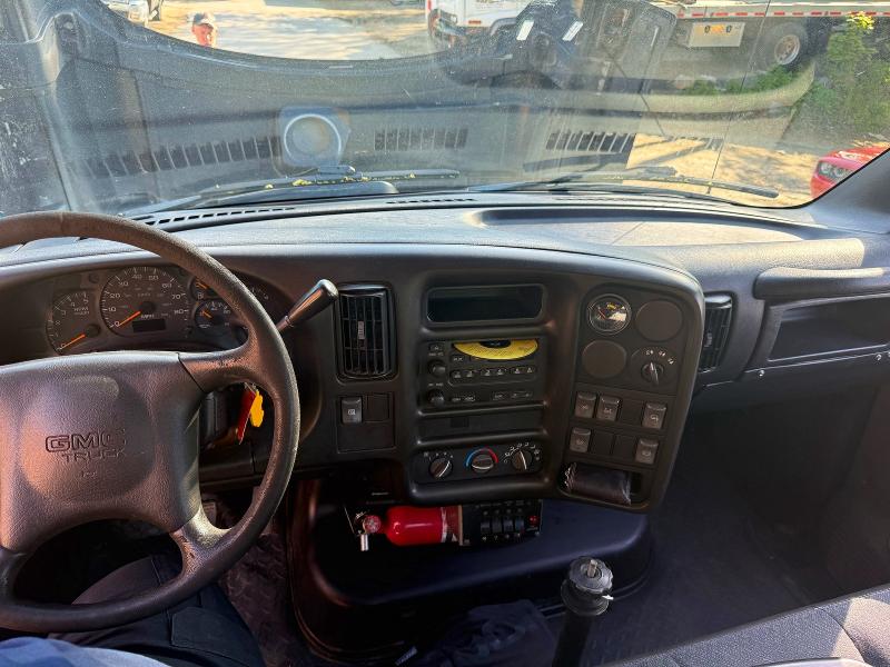 2008 Gmc C5500 VIN 1GDE5C3938F410346 COPART salvage auction — NORMAL WEAR, Nh - Certificate Of Title (P), sold $9,000 on 2026-07-07 (photo 9)