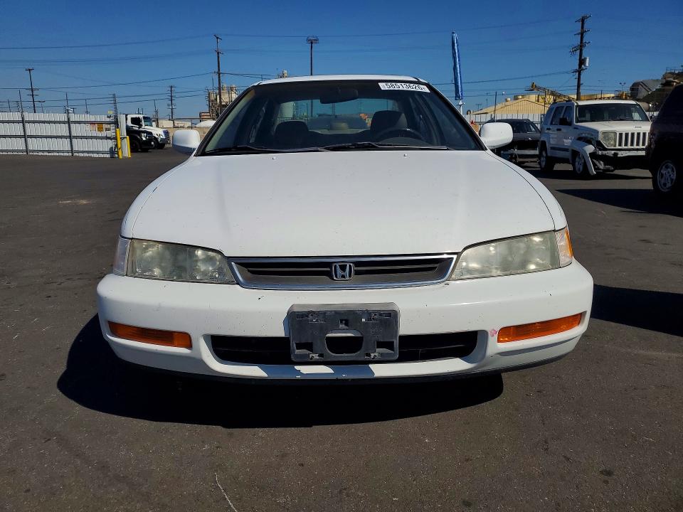 1996 Honda Accord VIN 1HGCD5633TA301488 COPART salvage auction — MINOR DENT/SCRATCHES, CA - DIS/DLR/EXP ONLY CLEAN TITLE, sold $375 on 2026-07-08 (photo 5)