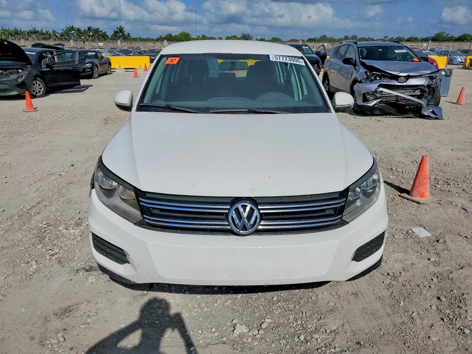 2014 Volkswagen VIN WVGAV3AX5EW542665 COPART salvage auction — SIDE, Fl - Cert Of Title Slvg Rebuildable, sold $400 on 2026-07-15 (photo 5)