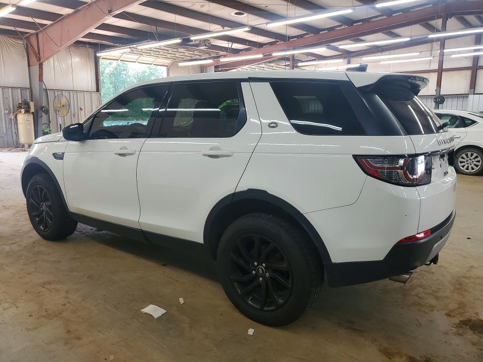 2017 Land rover Discovery VIN SALCR2BG8HH643372 COPART salvage auction — MINOR DENT/SCRATCHES, Mt - Dealer Only Clean Title (P), sold $4,900 on 2026-07-08 (photo 2)