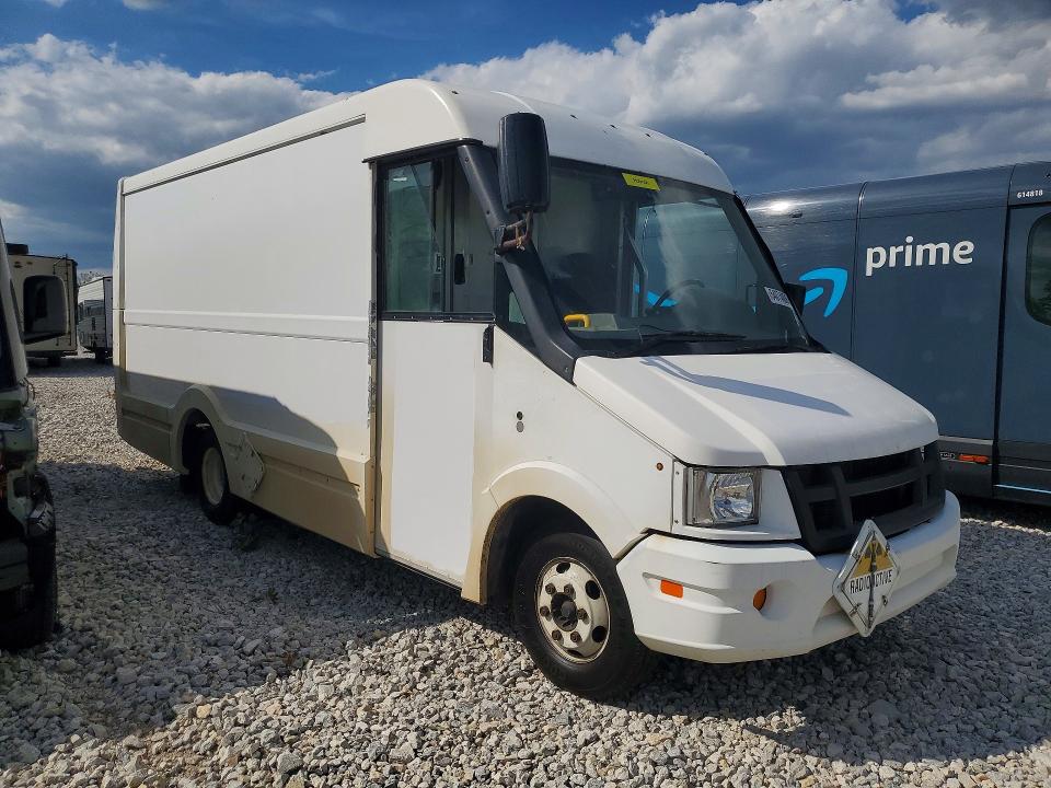 2017 Isuzu Npr VIN JALB4T173H7W01009 COPART salvage auction — NORMAL WEAR, Salvage Title, sold $775 on 2026-07-30 (photo 4)