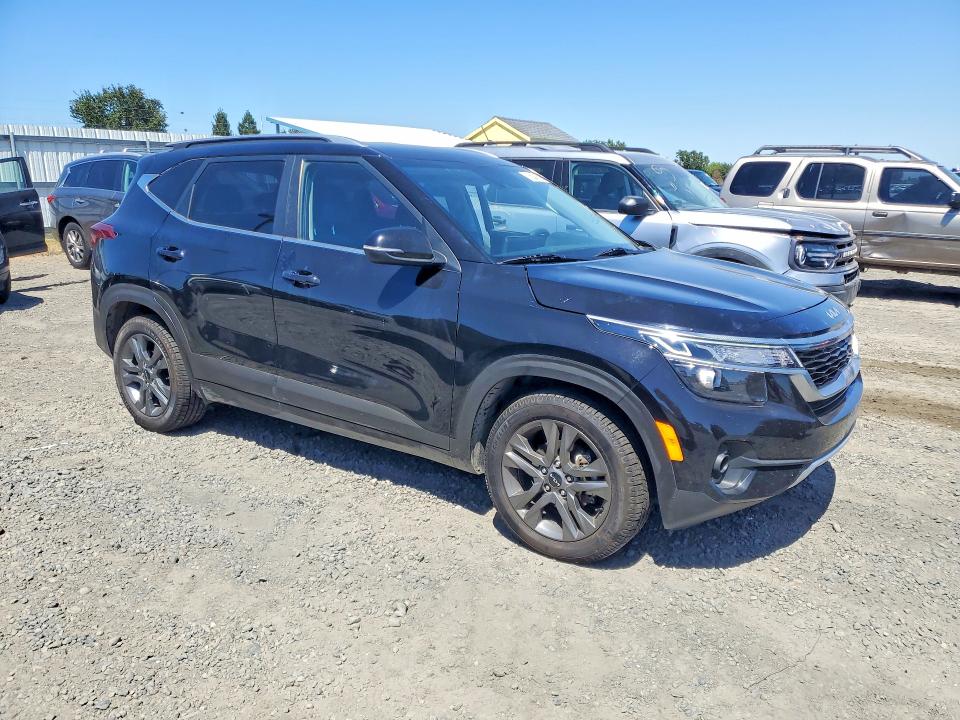 2023 Kia Seltos VIN KNDEU2AA6P7373655 COPART salvage auction — SIDE, Ca - Salvage Certificate, sold $4,850 on 2026-07-07 (photo 4)