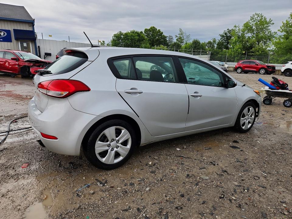 2016 Kia VIN KNAFK5A86G5659393 COPART salvage auction — FRONT END, Ky - Bill Of Sale/Part Only/No Titl, sold $300 on 2026-07-13 (photo 3)