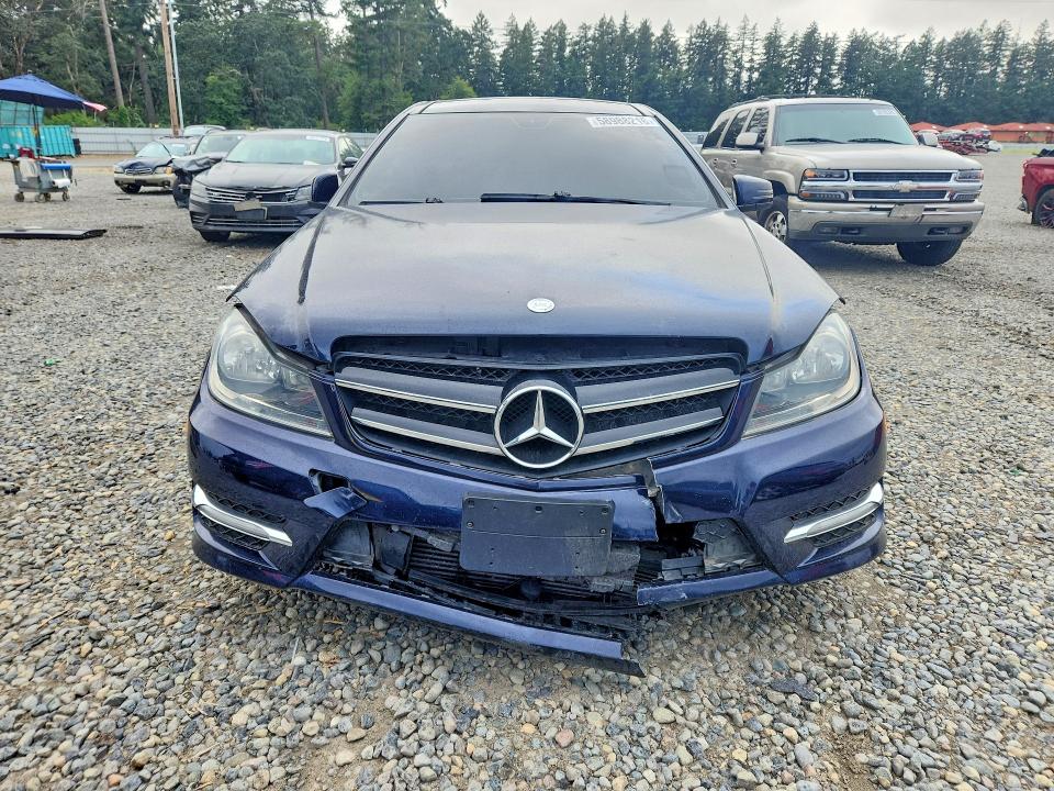 2013 Mercedes-benz C-klasse VIN WDDGJ4HB9DF945482 COPART salvage auction — FRONT END, Wa - Vehicle Cert Of Ownership-Titl, sold $2,200 on 2026-07-02 (photo 5)