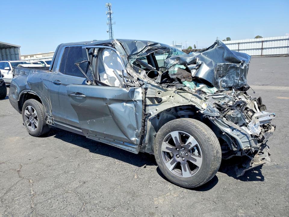 2017 Honda Ridgeline VIN 5FPYK2F66HB002392 COPART salvage auction — FRONT END, CA - SALVAGE CERTIFICATE, sold $675 on 2026-07-02 (photo 4)