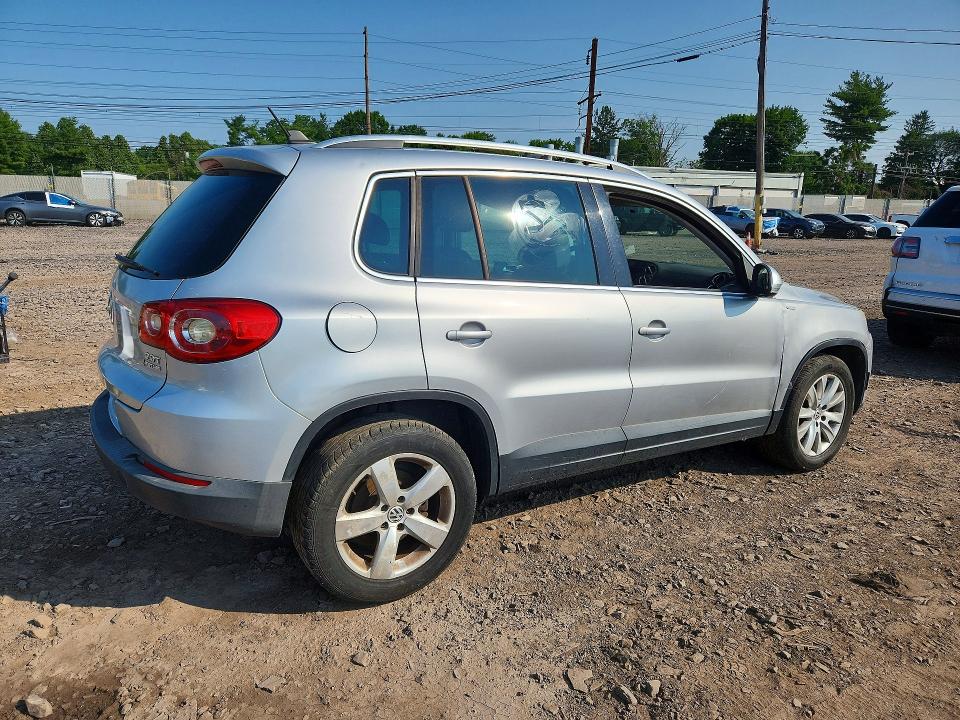 2010 Volkswagen Tiguan VIN WVGBV7AX1AW001912 COPART salvage auction — FRONT END, Pa - Reconstructed Clean, sold $375 on 2026-08-05 (photo 3)