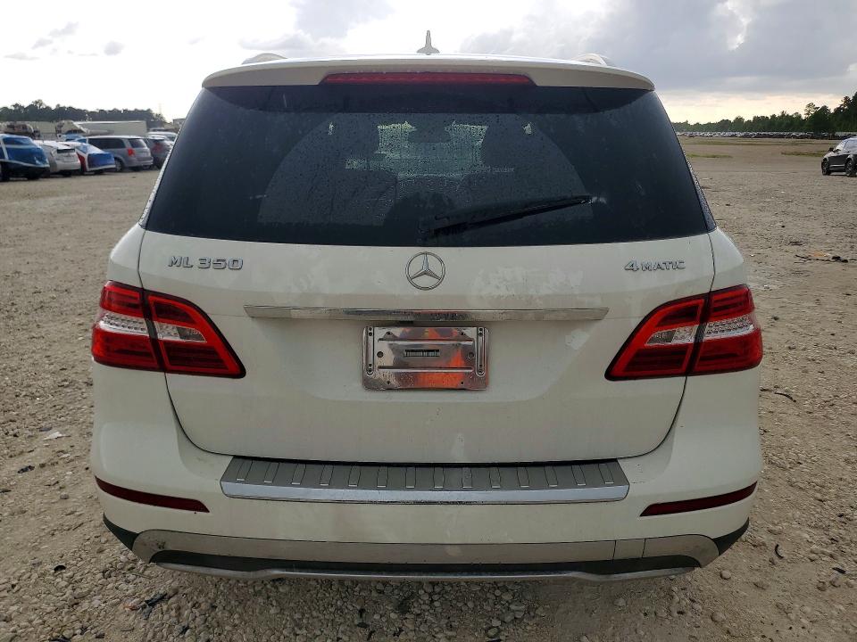 2015 Mercedes-benz VIN 4JGDA5HBXFA456927 COPART salvage auction — WATER/FLOOD, Tx - Salvage Title-Flood Damage, sold $3,300 on 2026-07-10 (photo 6)