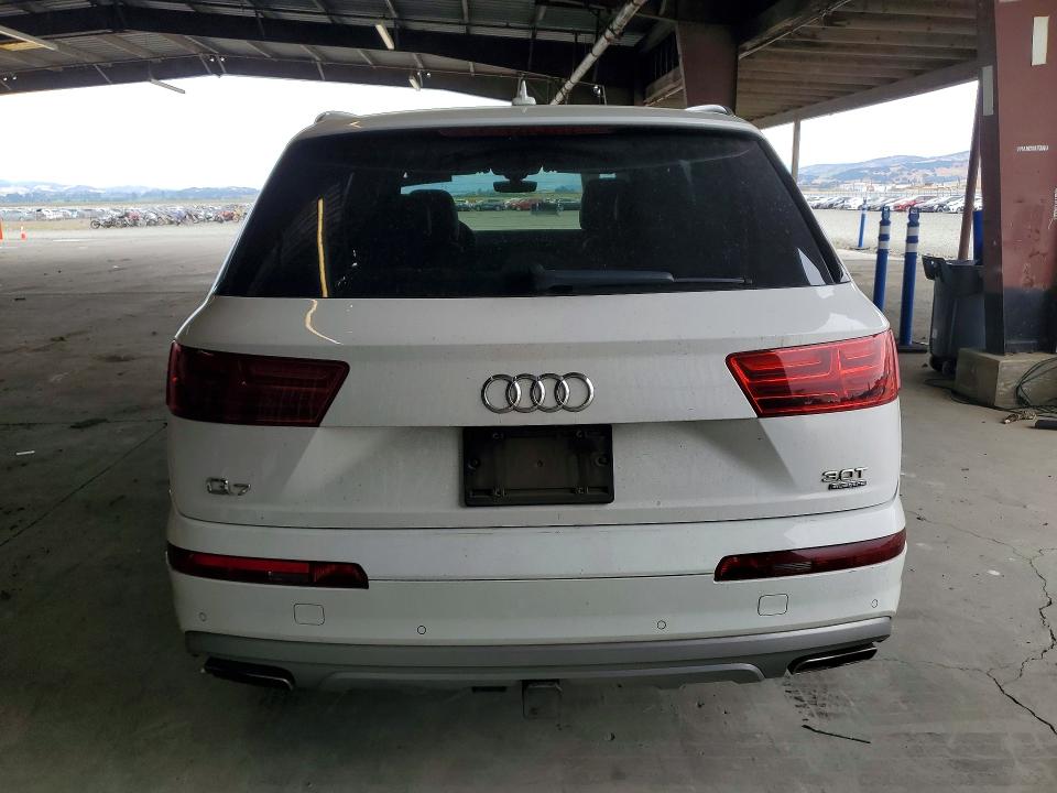 2018 Audi VIN WA1LAAF7XJD012990 COPART salvage auction — MINOR DENT/SCRATCHES, Ca - Dis/Dlr/Exp Only Clean Title, sold $3,300 on 2026-07-13 (photo 6)
