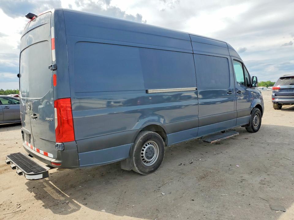 2021 Mercedes-benz VIN W1Y40CHY5MT071353 COPART salvage auction — MINOR DENT/SCRATCHES, Nc - Certificate Of Title, sold $11,700 on 2026-07-29 (photo 3)