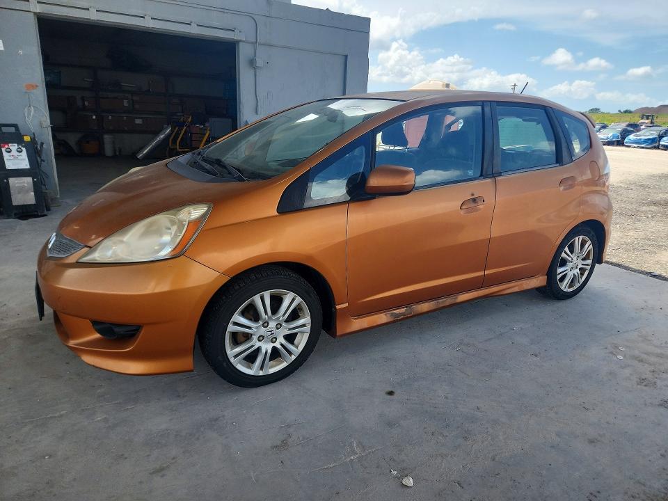 2011 Honda Fit VIN JHMGE8H55BC012630 COPART salvage auction — REAR END, Fl - Cert Of Title Slvg Rebuildable, sold $300 on 2026-07-21 (photo 1)