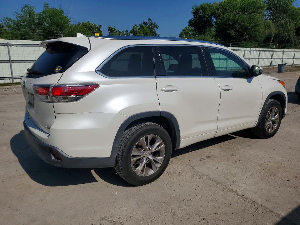 2014 Toyota Highlander VIN 5TDKKRFH6ES030368 COPART salvage auction — FRONT END, Tx - Salvage Vehicle Title, sold $7,400 on 2026-07-07 (photo 3)