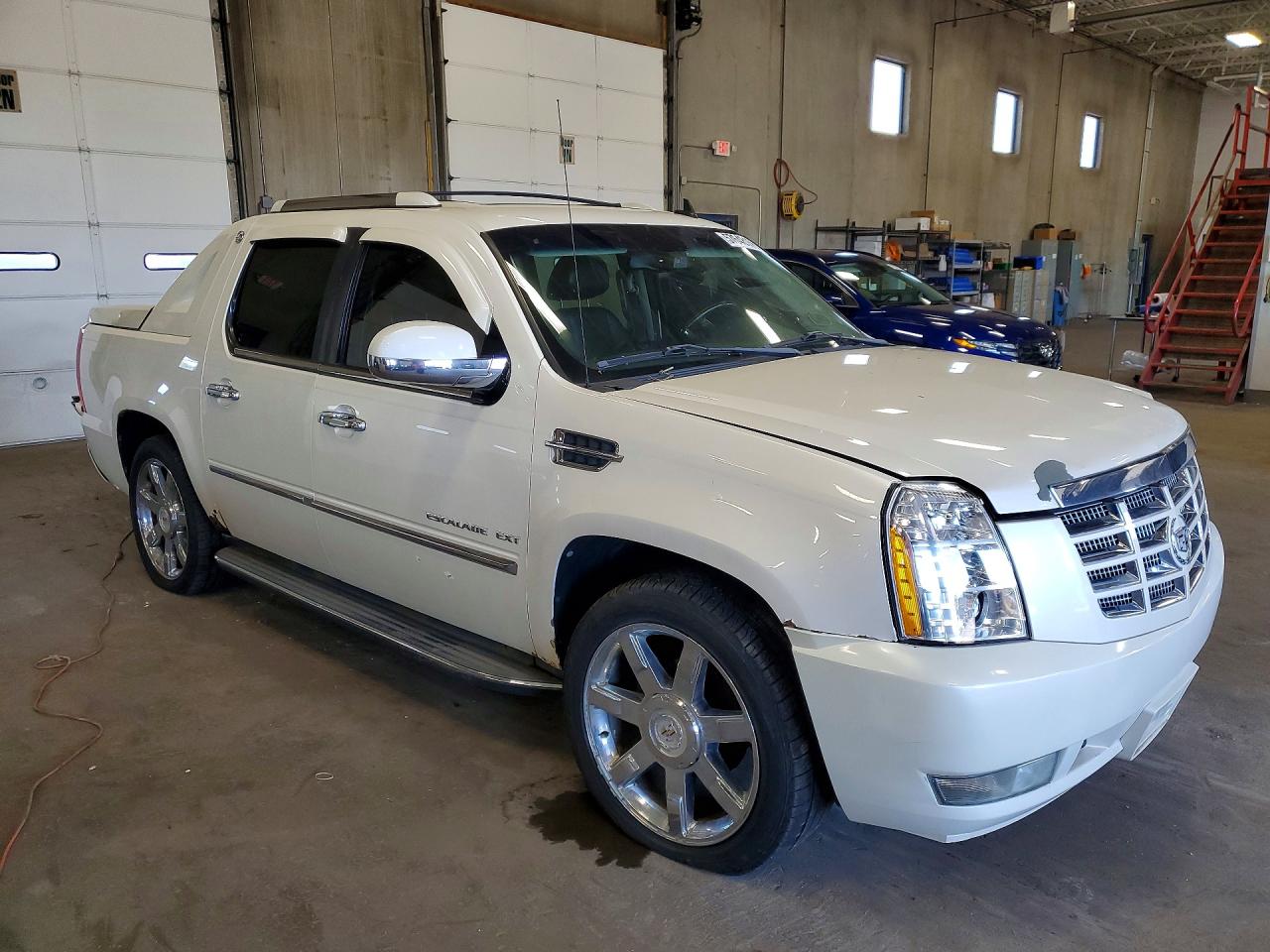 2011 Cadillac Escalade EXT VIN 3GYT4MEFXBG194230 COPART salvage auction — Mechanical, VA - CERTIFICATE OF TITLE, sold $2,800 on 2026-07-09 (photo 4)